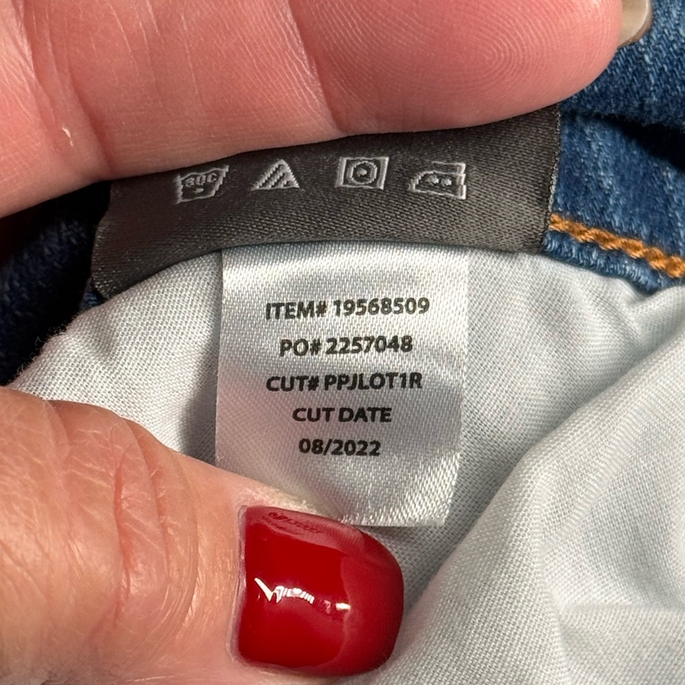 Torrid Feel the Fit 16R Distressed Jeans Mid Rise Ankle (Could by Boyfriend) - Picture 9 of 9